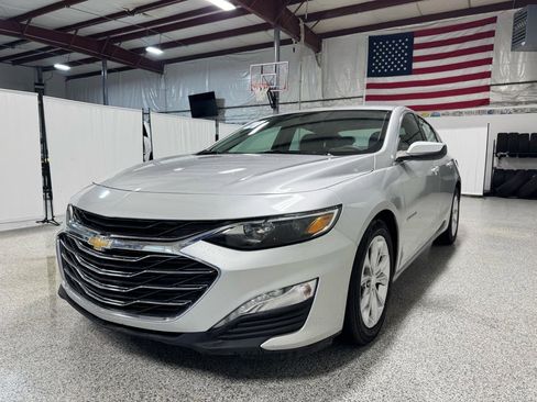 Used 2021 Chevrolet Malibu LT FWD image 4