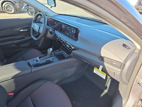 New 2026 Nissan Sentra SR w/ Floor Mat Package FWD image 16
