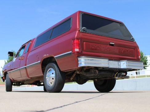 Used 1993 Dodge D/W Truck 250 RWD image 10