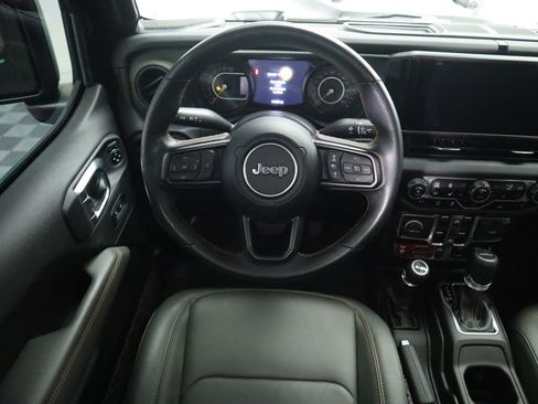 Used 2024 Jeep Gladiator Mojave w/ Convenience Group image 10