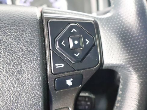 Used 2020 Toyota 4Runner TRD Off-Road Premium w/ Moonroof Package AWD/4WD image 32