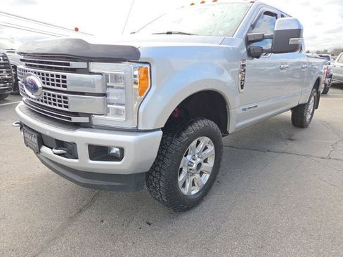 Used 2017 Ford F250 Platinum w/ Platinum Ultimate Package image 2