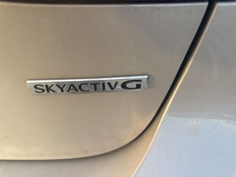 Used 2022 MAZDA MAZDA3 s image 18