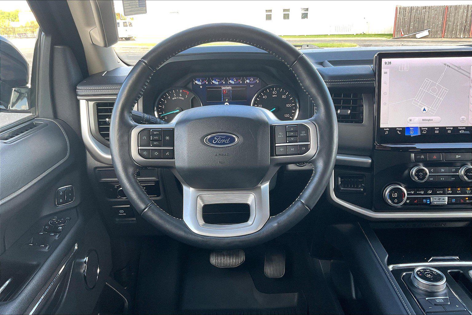Used 2024 Ford Expedition XLT RWD image 5