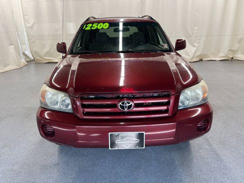 Used 2004 Toyota Highlander 4WD V6 w/ Appearance Pkg image 2