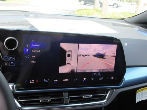 New 2025 Chevrolet Equinox EV LT w/ Convenience Package image 23