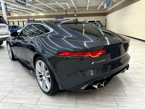 Used 2016 Jaguar F-TYPE R image 8