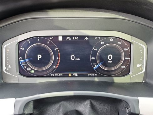 Used 2022 Volkswagen Atlas Cross Sport SEL R-Line image 31