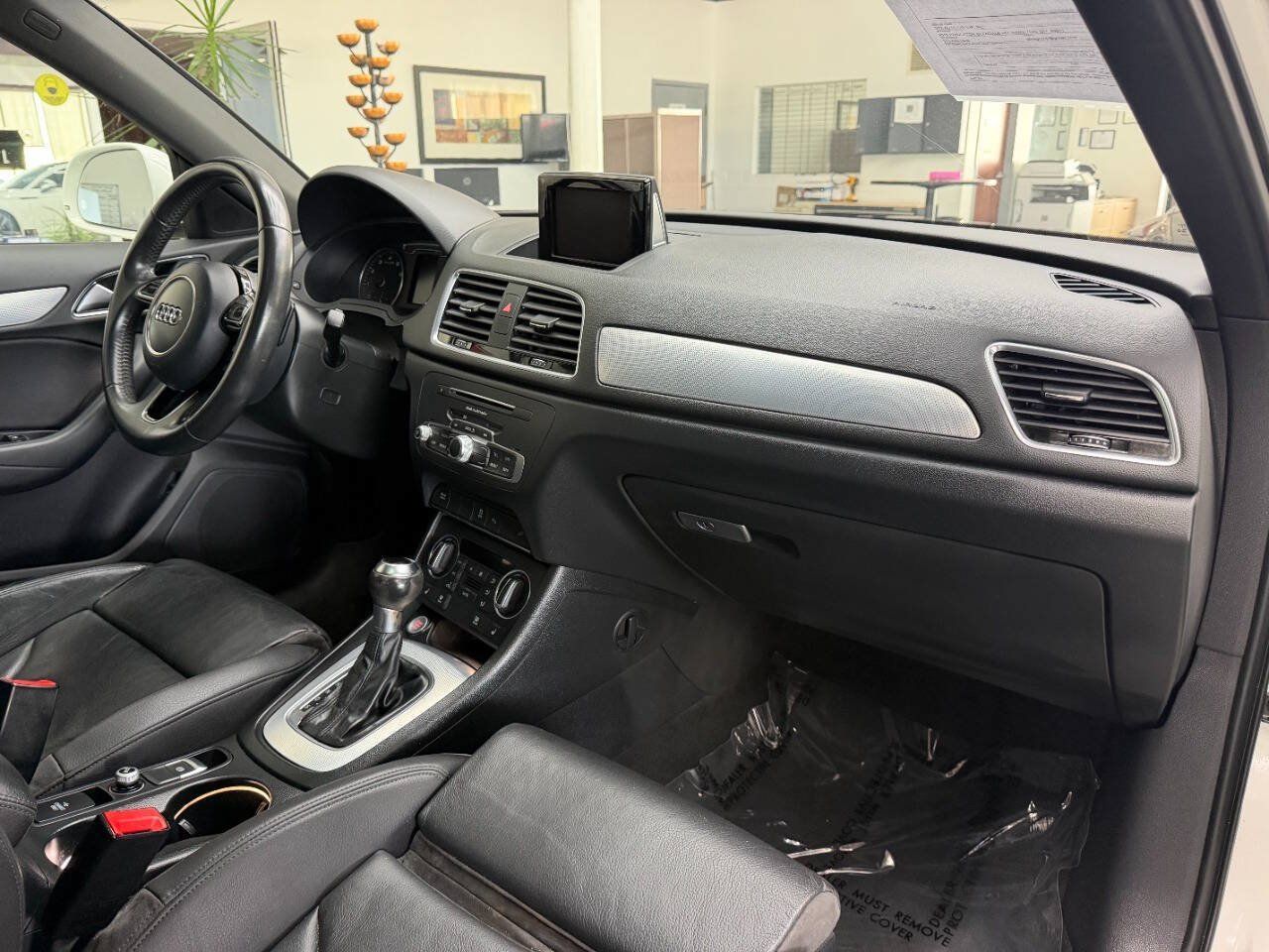 Used 2018 Audi Q3 2.0T Premium w/ Convenience Package FWD image 18