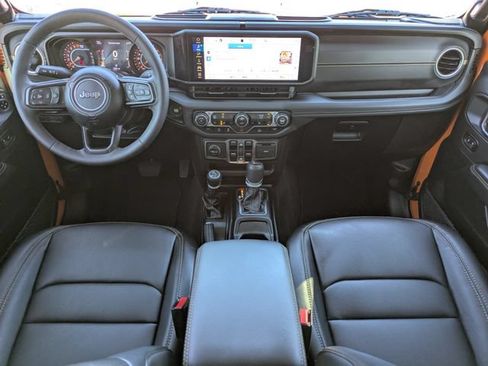 Used 2025 Jeep Gladiator Mojave AWD/4WD image 15