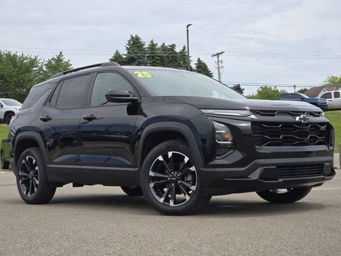 Used 2025 Chevrolet Equinox RS w/ Convenience Package III AWD/4WD image 2