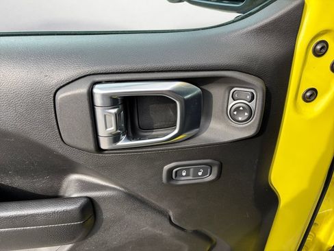 Used 2023 Jeep Wrangler Unlimited w/ Cold Weather Group AWD/4WD image 23