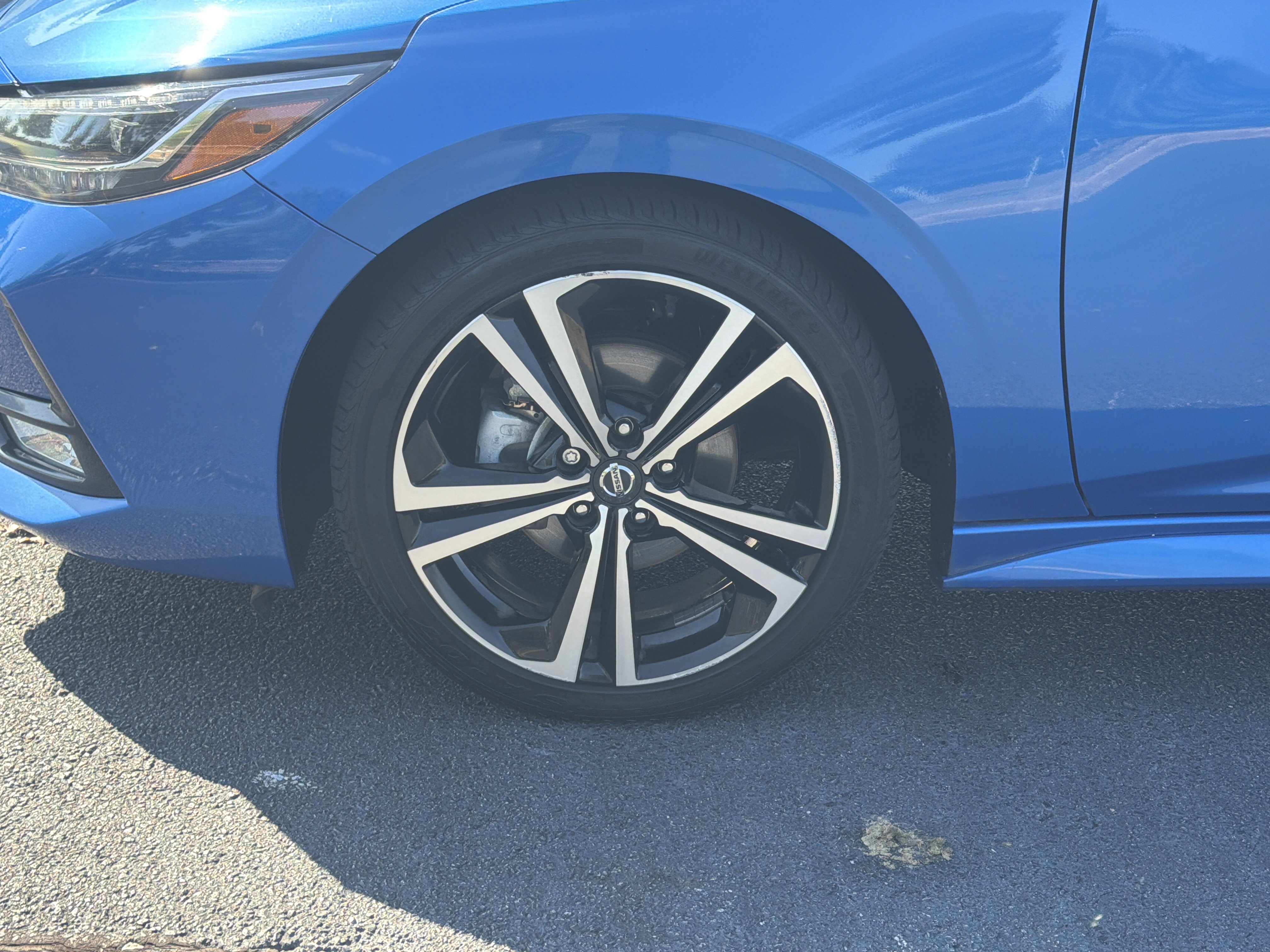 Used 2023 Nissan Sentra SR w/ SR Premium Package FWD image 32