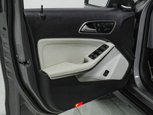 Used 2015 Mercedes-Benz GLA 250 4MATIC image 40