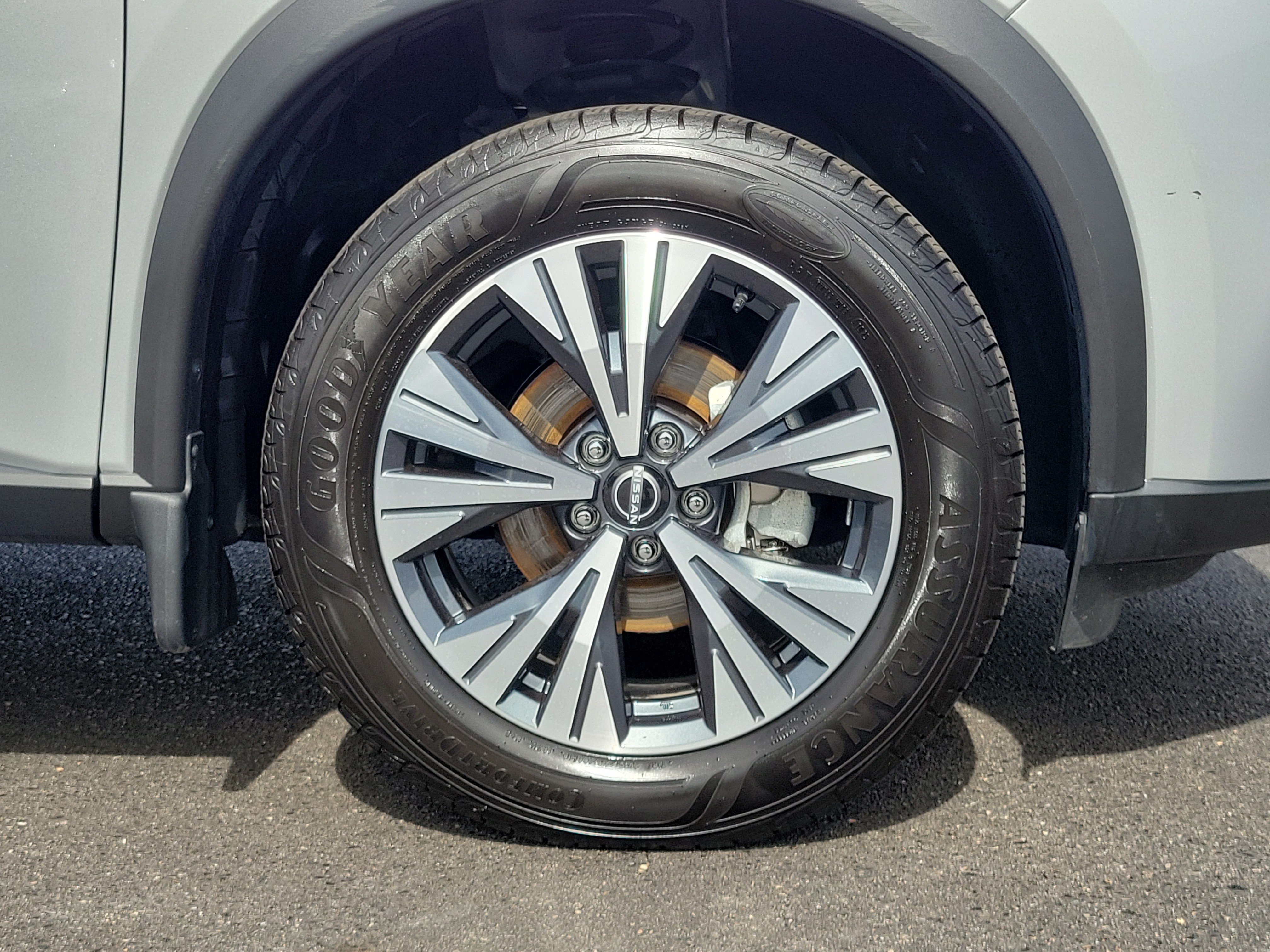 Used 2023 Nissan Rogue SV w/ SV Premium B Package AWD/4WD image 5