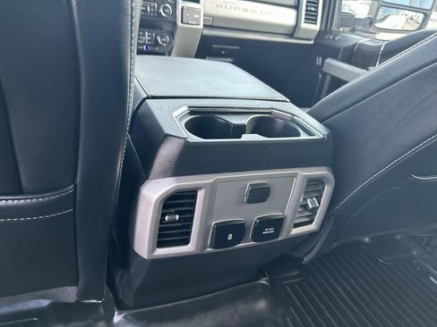 Used 2020 Ford F250 Lariat w/ Lariat Ultimate Package AWD/4WD image 26