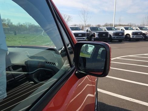 Used 2015 Jeep Renegade Latitude w/ Popular Equipment Group image 6