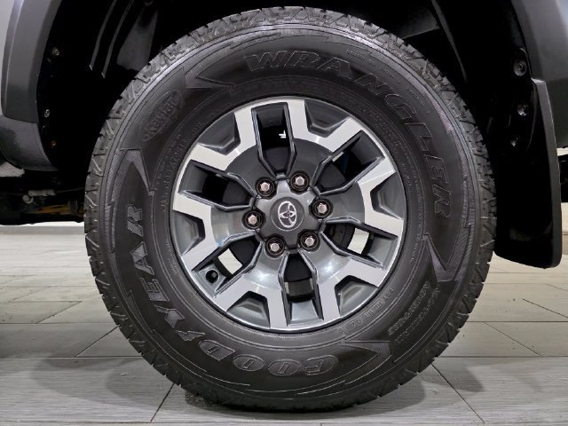 Used 2021 Toyota Tacoma TRD Off-Road AWD/4WD image 23