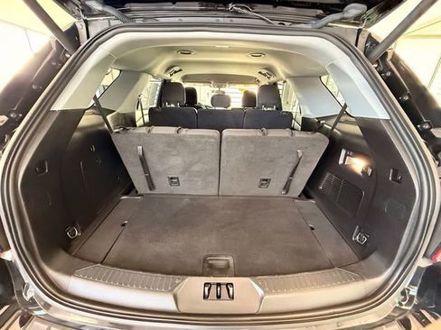 Used 2021 Ford Explorer XLT image 20