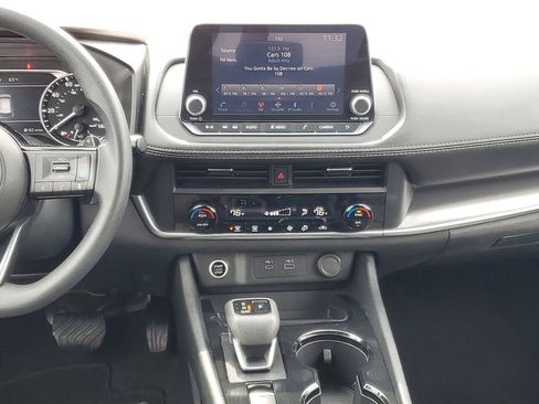 Used 2023 Nissan Rogue SV image 28