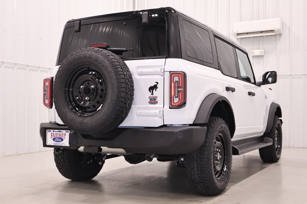 New 2026 Ford Bronco Outer Banks w/ Black Appearance Package AWD/4WD image 9