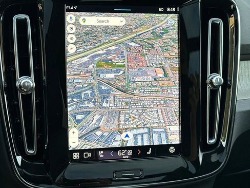 New 2025 Volvo XC40 B5 Plus w/ Climate Package image 22