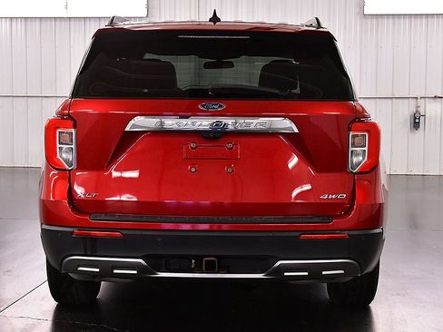 Used 2021 Ford Explorer XLT w/ Equipment Group 202A AWD/4WD image 6