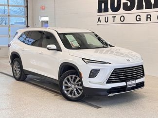 Used 2025 Buick Enclave Preferred video 1