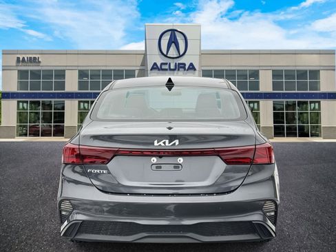 Used 2023 Kia Forte LXS w/ LXS Technology Package image 4