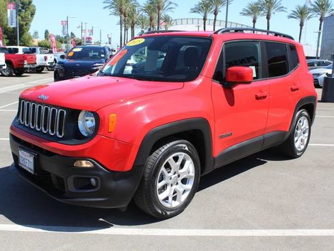 Used 2015 Jeep Renegade Latitude FWD image 6