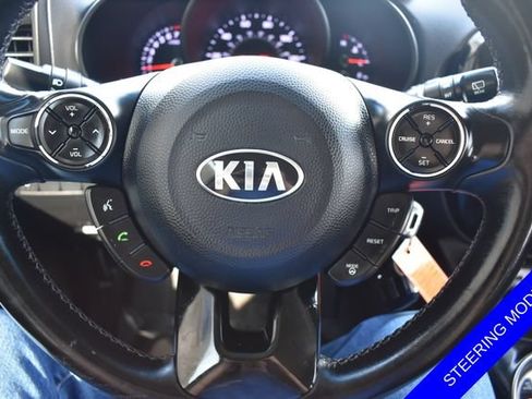 Used 2014 Kia Soul ! FWD image 4