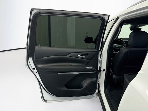 Used 2026 Chevrolet Traverse LT w/ Driver Confidence Package FWD image 26