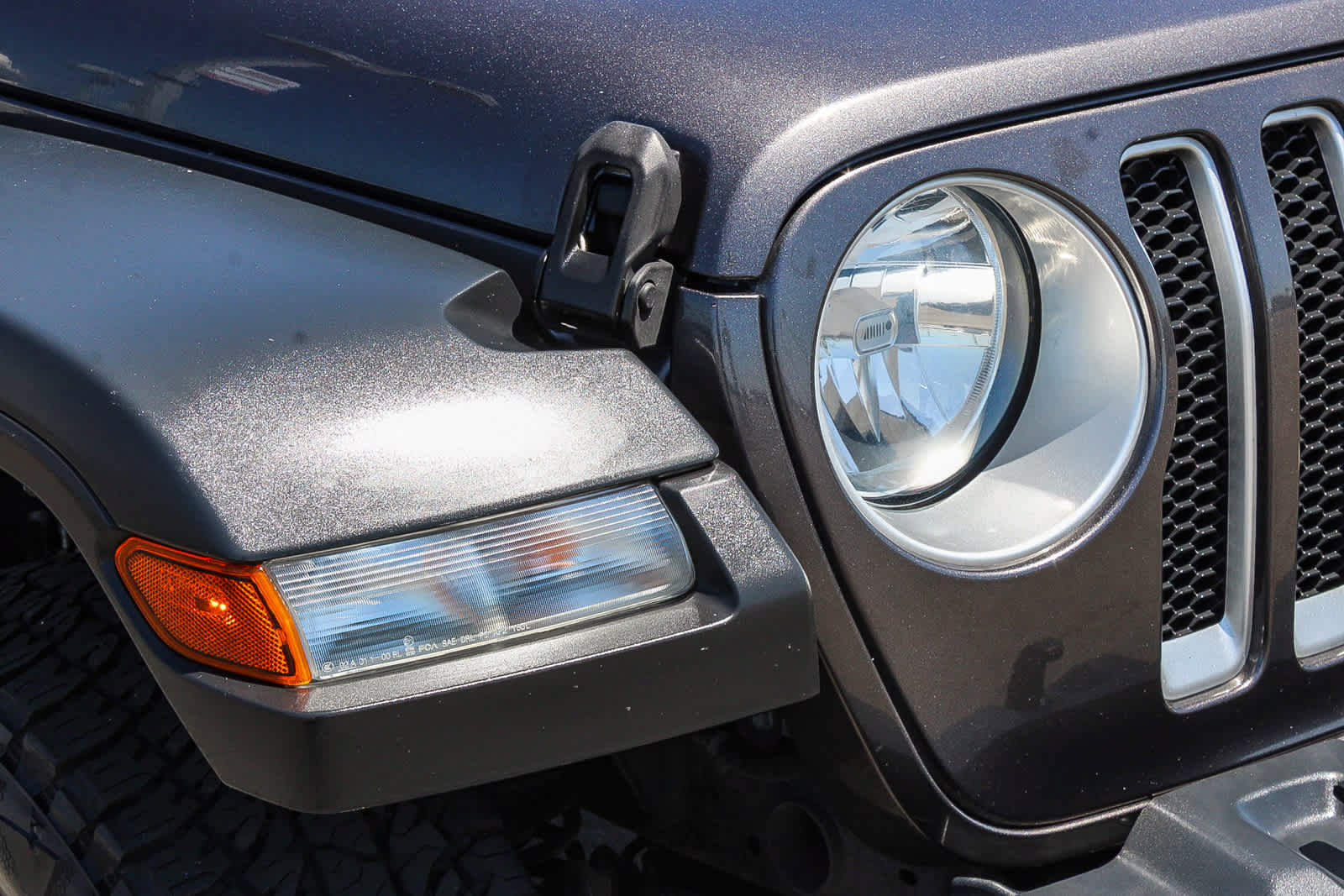 Used 2020 Jeep Wrangler Unlimited Sahara AWD/4WD image 4