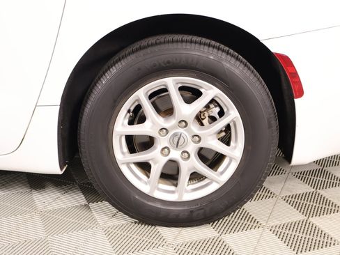 Used 2023 Chrysler Pacifica Touring-L image 19