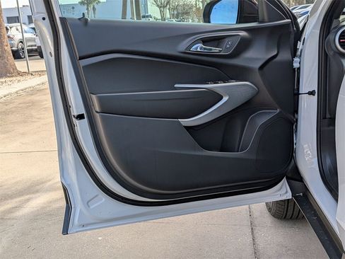 New 2026 Chevrolet Trax RS w/ Sunroof Package image 7