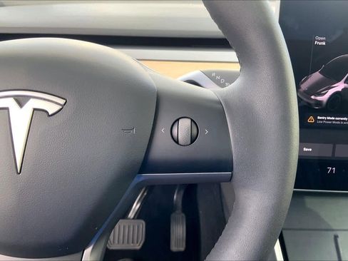 Used 2021 Tesla Model Y Long Range image 21