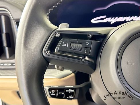 Used 2024 Porsche Cayenne Coupe AWD/4WD image 13