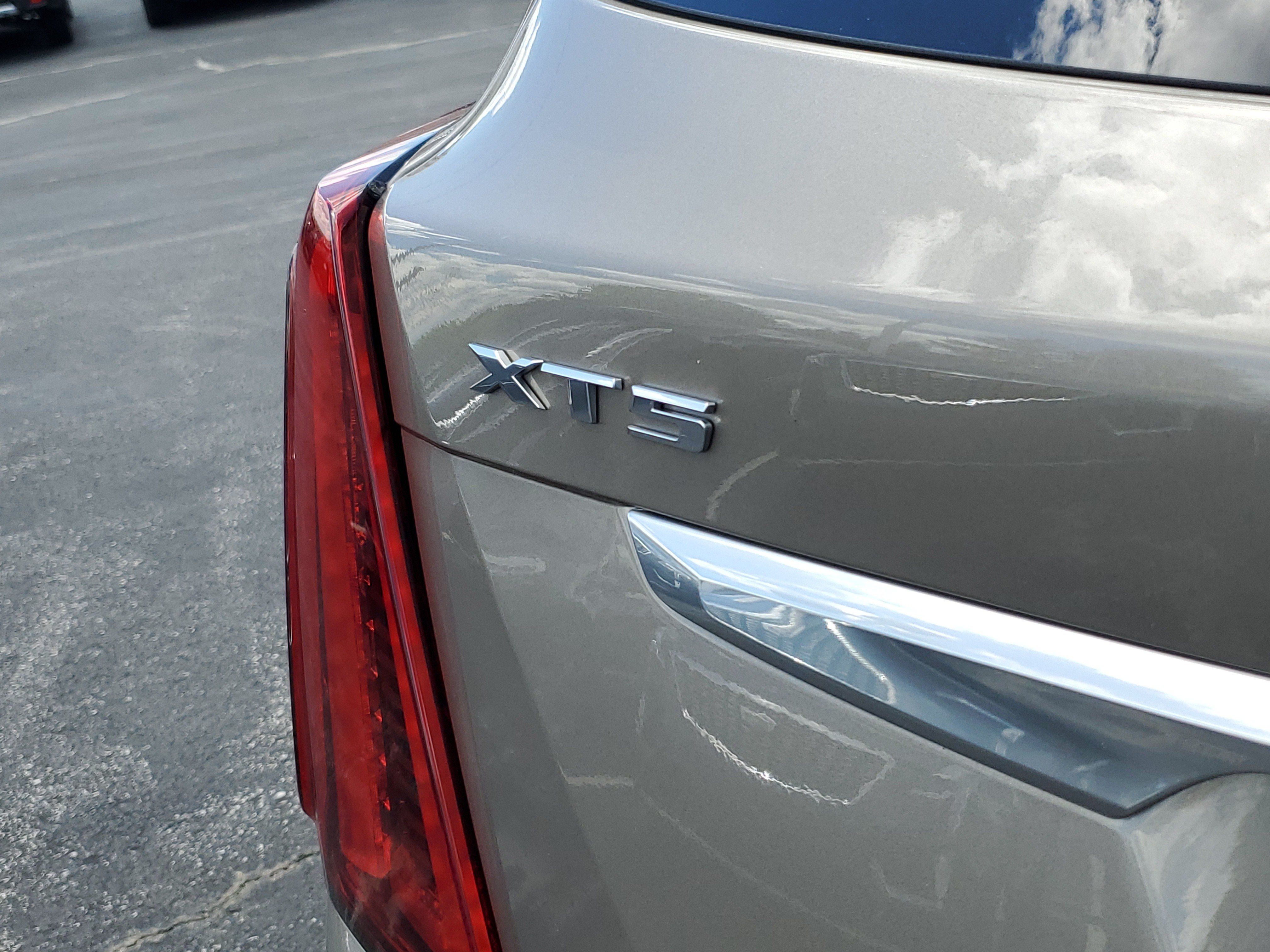 Certified 2023 Cadillac XT5 Premium Luxury AWD/4WD image 6