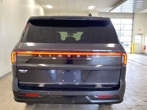New 2026 Lincoln Navigator L Reserve AWD/4WD image 6