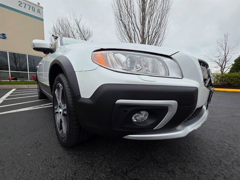 Used 2015 Volvo XC70 T6 Platinum w/ Protection Package image 10