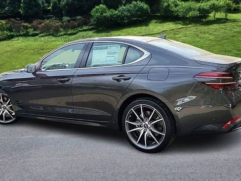 Used 2023 Genesis G70 2.0T image 6