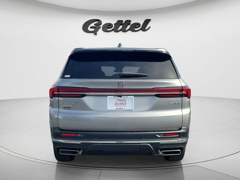 Used 2025 Buick Enclave Preferred FWD image 5