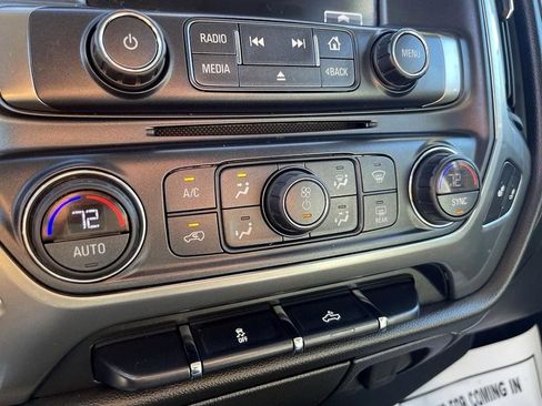 Used 2018 Chevrolet Silverado 1500 LTZ image 34