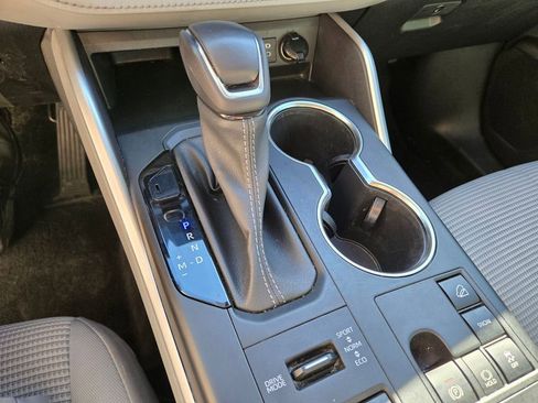 Used 2023 Toyota Highlander LE image 29