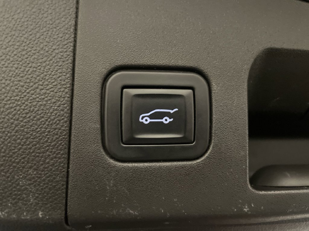Used 2017 Cadillac XT5 Luxury w/ Driver Awareness Package FWD image 30