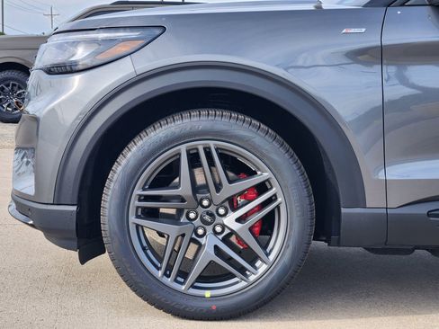 New 2026 Ford Explorer ST-Line RWD image 9