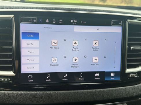 Used 2024 Chrysler Pacifica Touring-L image 24