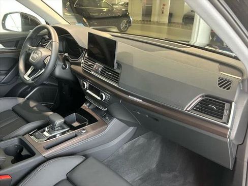 Certified 2025 Audi Q5 2.0T Premium Plus image 27