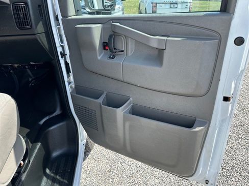 Used 2021 GMC Savana 3500 w/ Power Convenience Package RWD image 30
