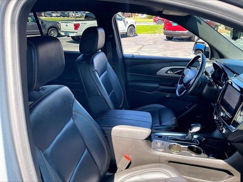 Used 2023 Chevrolet Traverse LT w/ LT Premium Package AWD/4WD image 11